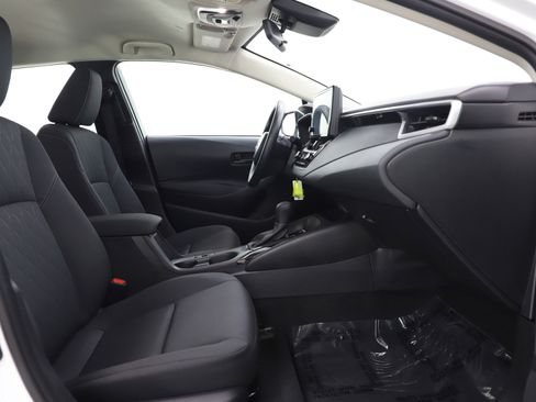 Used 2025 Toyota Corolla LE image 11