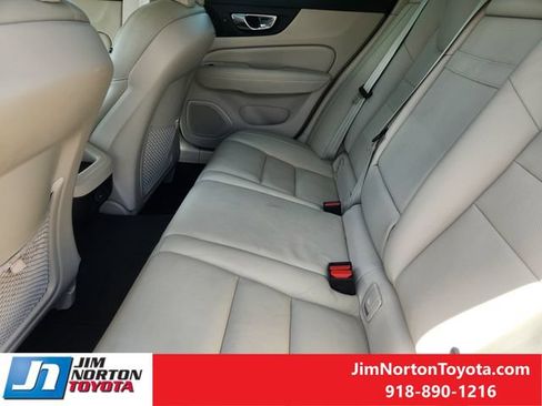 Used 2021 Volvo S60 T5 Momentum w/ Premium Package AWD/4WD image 28