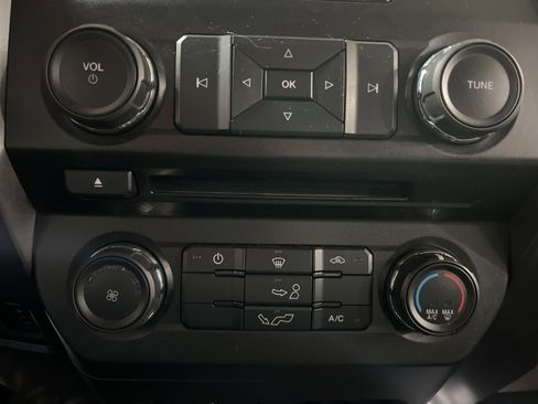 Used 2018 Ford F150 XLT image 27