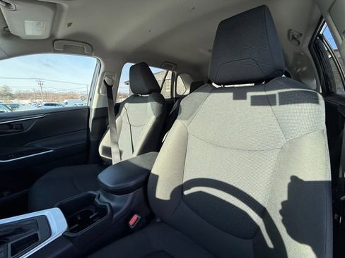 Used 2025 Toyota RAV4 LE image 23