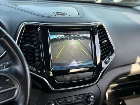 Used 2020 Jeep Cherokee Limited AWD/4WD image 3