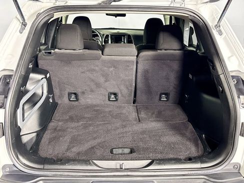 Used 2018 Jeep Cherokee Latitude image 20