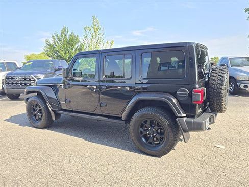Used 2019 Jeep Wrangler Unlimited Sahara w/ Quick Order Package 24M Moab AWD/4WD image 5