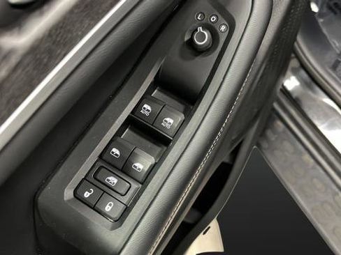Used 2024 Jeep Grand Cherokee L Limited w/ Luxury Tech Group II AWD/4WD image 22