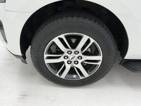 Used 2023 Ford Expedition XLT RWD image 7