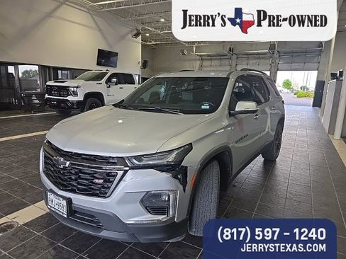 Used 2022 Chevrolet Traverse RS image 1