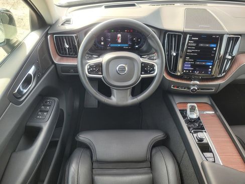Certified 2023 Volvo XC60 B5 Ultimate AWD/4WD image 13