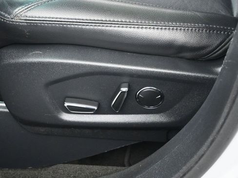Used 2017 Ford Explorer XLT w/ Equipment Group 202A FWD image 10
