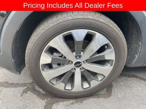 Used 2022 Kia Telluride S AWD/4WD image 2
