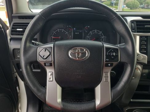 Used 2020 Toyota 4Runner SR5 Premium w/ Moonroof Package AWD/4WD image 19
