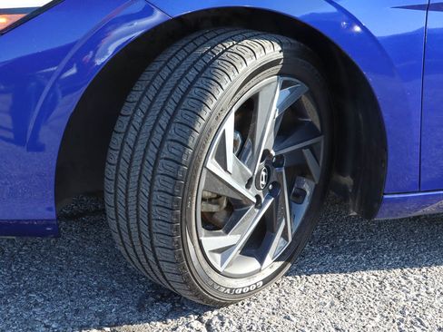 Used 2024 Hyundai Elantra Limited FWD image 17