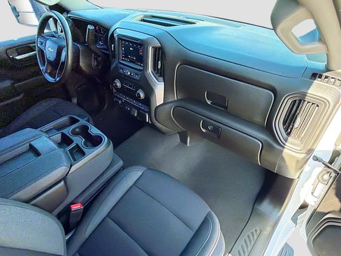 Used 2024 Chevrolet Silverado 2500 Custom w/ Custom Value Package image 16