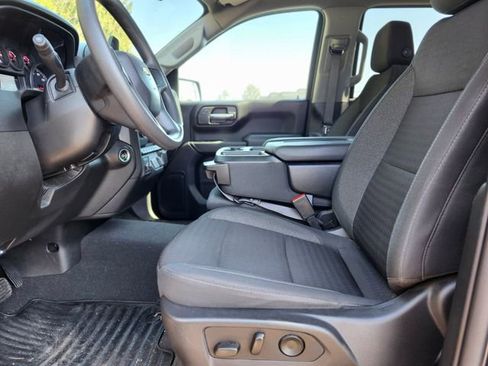 Used 2023 Chevrolet Silverado 1500 Custom AWD/4WD image 18