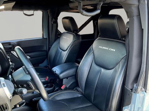 Used 2015 Jeep Wrangler Rubicon w/ Power Convenience Group AWD/4WD image 21