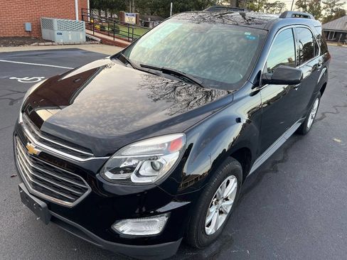 Used 2017 Chevrolet Equinox LT w/ Convenience Package image 2