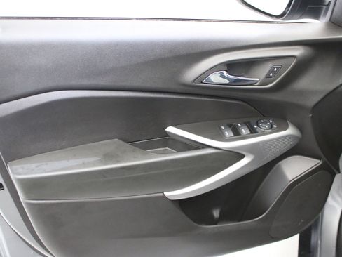 Used 2024 Chevrolet Trax RS FWD image 22