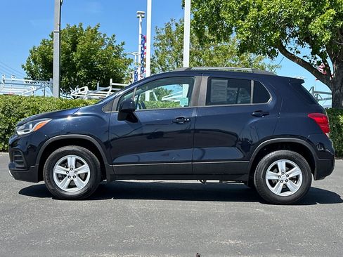 Used 2022 Chevrolet Trax LT w/ Driver Confidence Package image 7