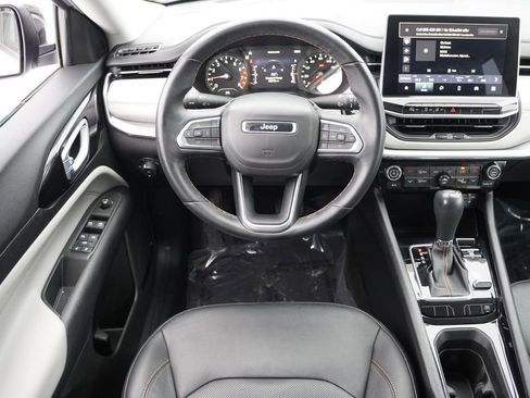 Certified 2022 Jeep Compass Limited image 19