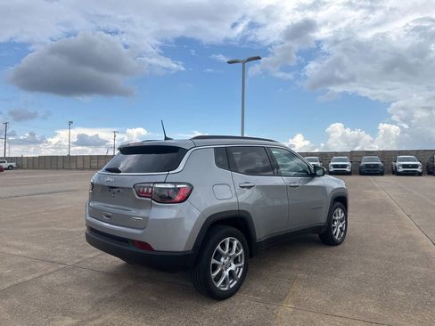 Used 2022 Jeep Compass Latitude AWD/4WD image 18