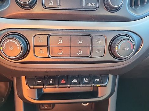 Used 2022 Chevrolet Colorado LT w/ Safety Package image 5