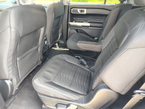 Used 2021 Ford Explorer XLT AWD/4WD image 24