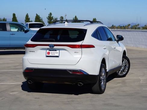 Used 2023 Toyota Venza XLE AWD/4WD image 8