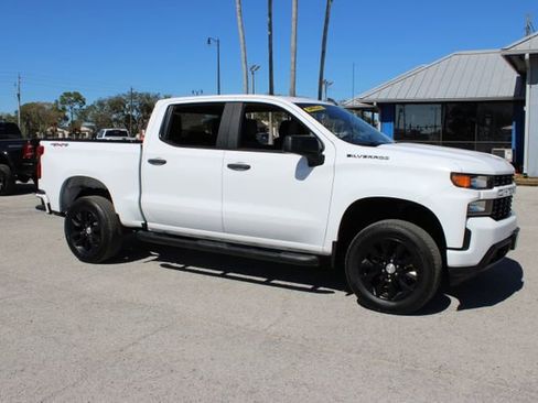 Used 2020 Chevrolet Silverado 1500 Custom w/ Custom Value Package image 14