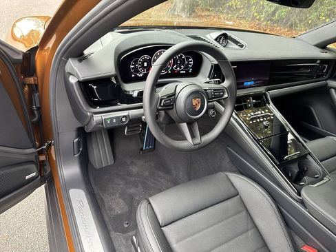 New 2026 Porsche Panamera 4 image 4