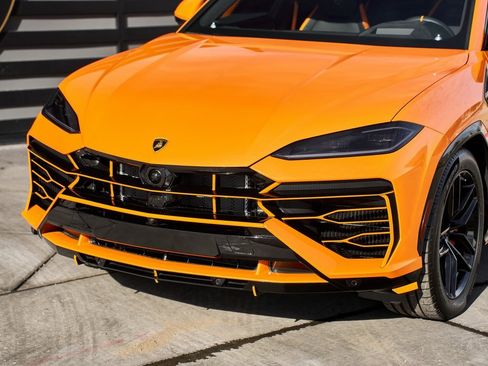 Used 2025 Lamborghini Urus SE image 5