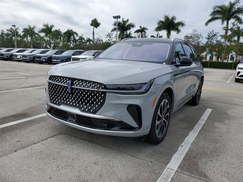 New 2026 Lincoln Nautilus Reserve image 2