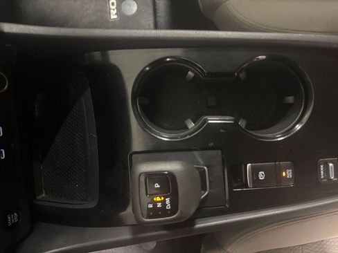 Used 2025 Nissan Rogue SV FWD image 43