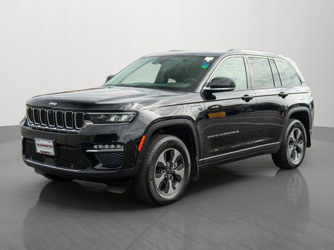 Used 2022 Jeep Grand Cherokee Limited 4xe w/ Luxury Tech Group II AWD/4WD image 3