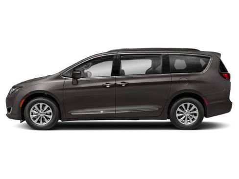 Used 2018 Chrysler Pacifica Limited w/ Tire & Wheel Group FWD image 3