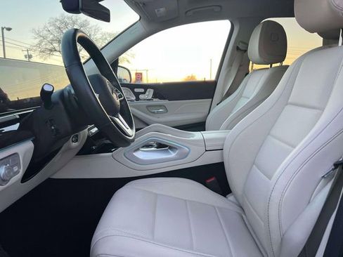 Used 2022 Mercedes-Benz GLS 450 4MATIC image 15