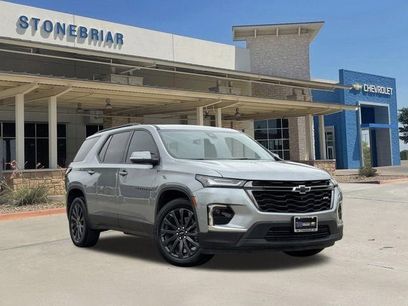 Used 2023 Chevrolet Traverse RS