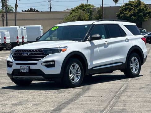 Certified 2023 Ford Explorer XLT w/ Equipment Group 202A AWD/4WD image 7