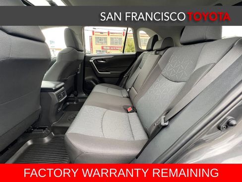 Used 2025 Toyota RAV4 XLE AWD/4WD image 15