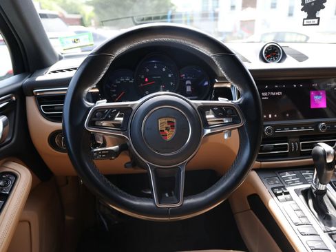 Used 2020 Porsche Macan AWD/4WD image 14