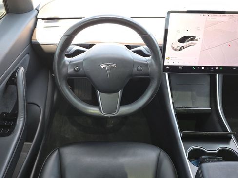 Used 2018 Tesla Model 3 Long Range RWD image 8