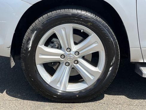 Used 2010 Toyota Highlander Limited AWD/4WD image 33