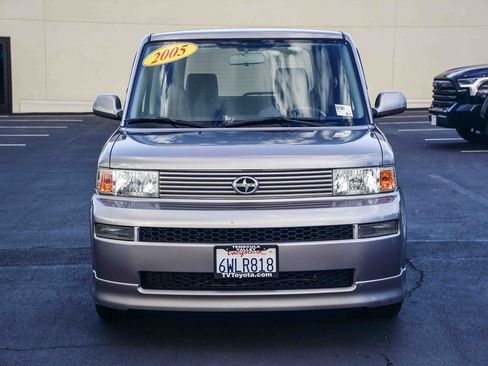 Used 2005 Scion xB image 2