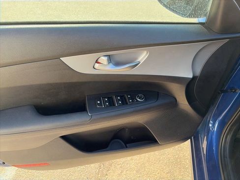 Used 2023 Kia Forte LXS w/ LXS Technology Package image 11