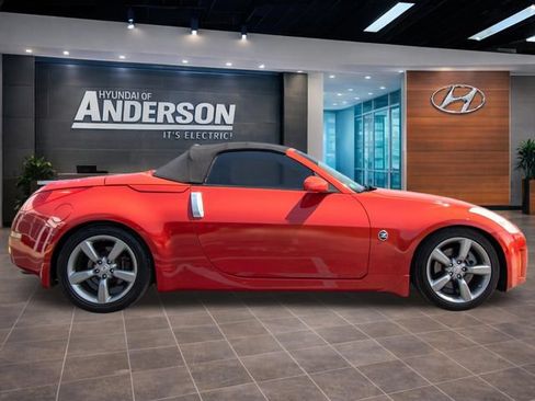 Used 2006 Nissan 350Z Touring RWD image 10