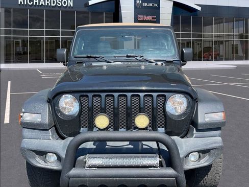 Used 2020 Jeep Wrangler Sport AWD/4WD image 4