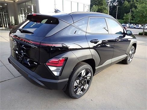 Used 2025 Hyundai Kona SEL image 2