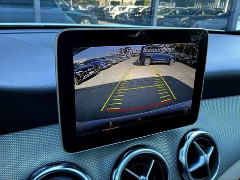 Used 2018 Mercedes-Benz GLA 250 image 26