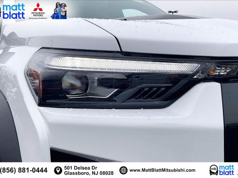 Used 2025 Chevrolet Colorado ZR2 w/ Midnight Edition image 29