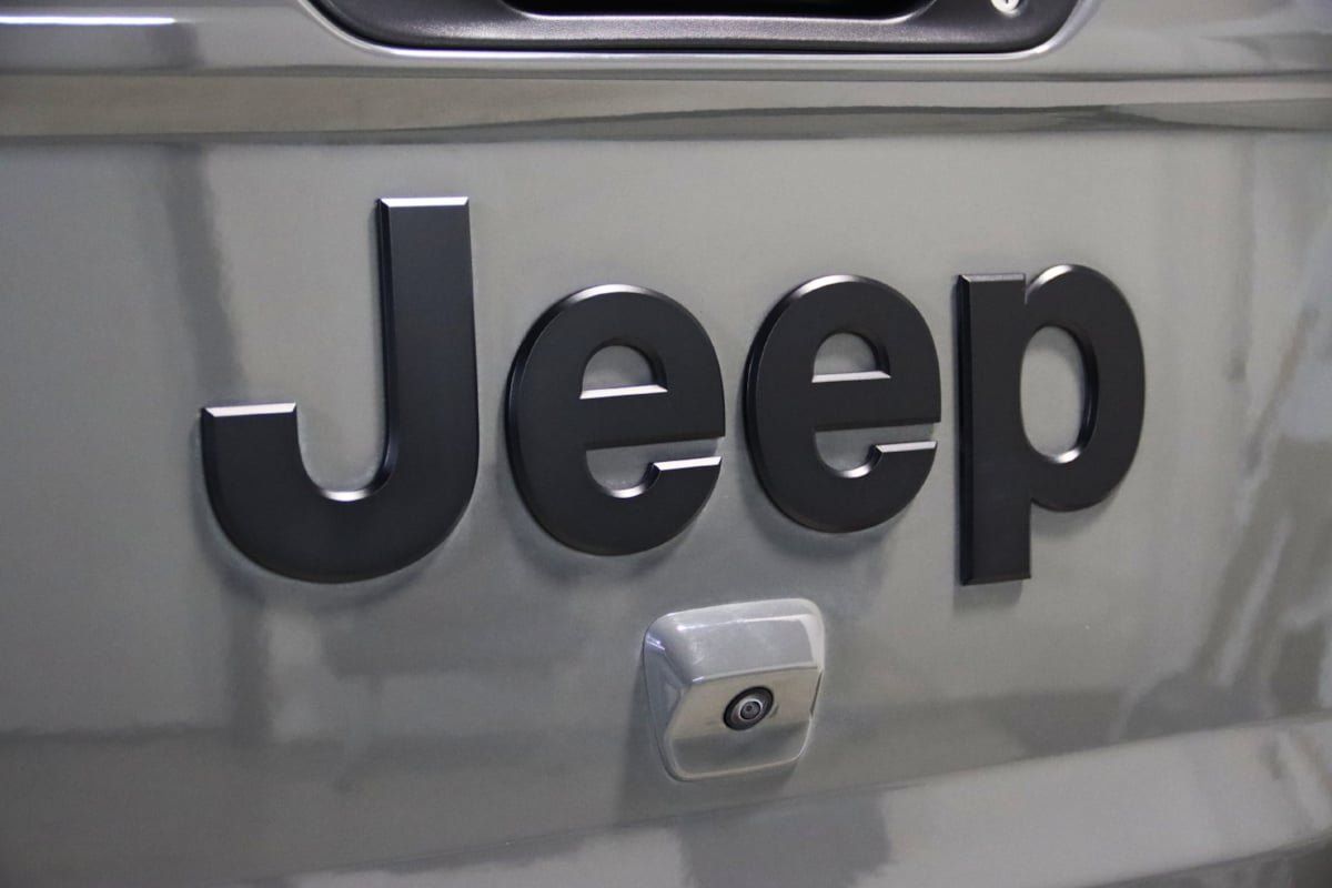 Used 2021 Jeep Gladiator Overland w/ Popular Equipment Package AWD/4WD image 13