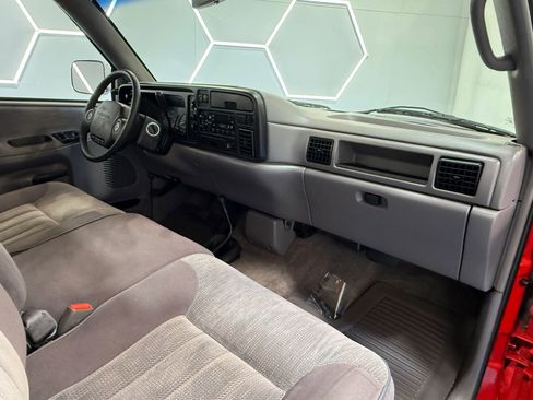 Used 1994 Dodge Ram 1500 Truck 4x4 Regular Cab image 23