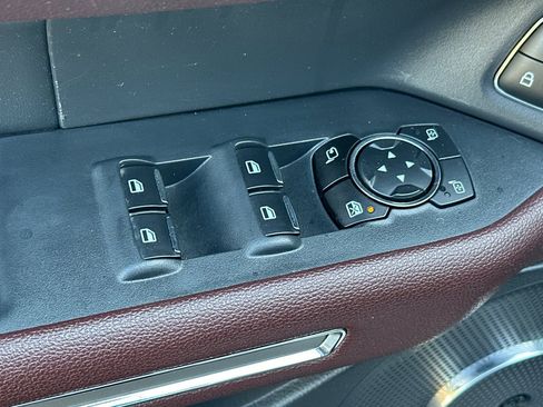 Used 2023 Ford Expedition Limited image 12